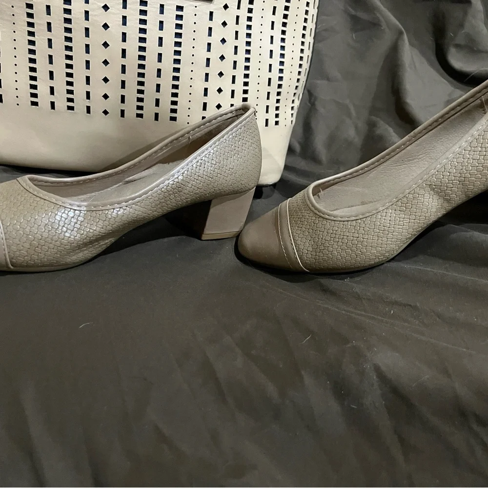 Stuff bundle - Tory Burch Cream Perforated Tote - Picture 2 of 16